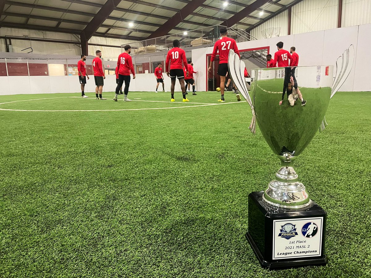 clecrunch's tweet image. Cup surprised the boys at team training tonight to wish them luck this weekend.😏🏆

#crunchtime #fightforyourbrothers