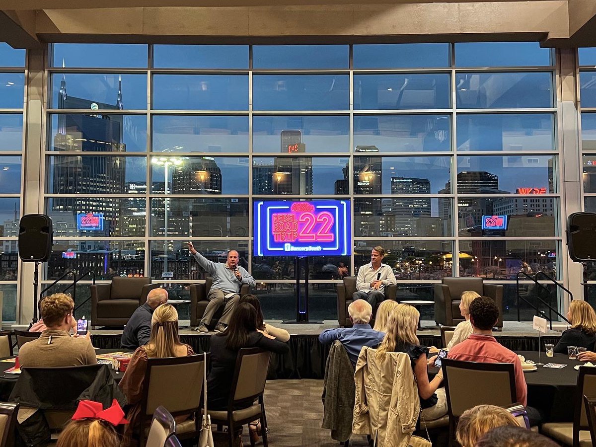 OleMissAlumni's tweet photo. 🔴🔵 Our Music City Rebels are 𝙍𝙀𝘼𝘿𝙔 for #RRT22! Next stop: Birmingham.

#HottyToddy

🎟 https://t.co/jcwIpa186l https://t.co/lTImWnaKWJ