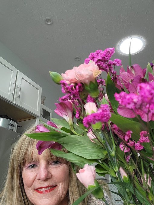 Thank you!! Not naming! I got a tip on my site and bought flowers for my birthday  and will go shopping