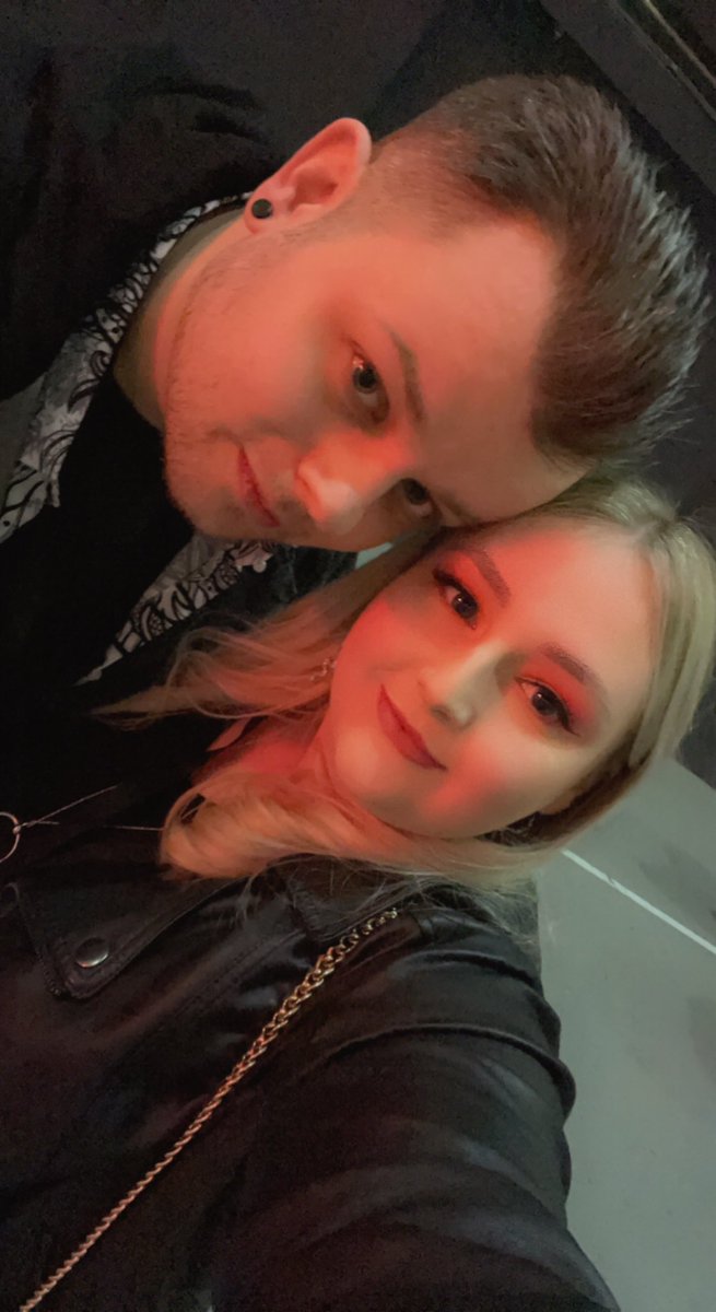 completemegs's tweet image. Thanks for the best day and evening @5SOS Your shows always feel like home 🏡
Even managed to get my fiancé on board this time around and he had a blast! 🤍 we can’t wait to see you back in London again soon!
#takemyhandlondon #TakeMyHandWorldTourLondon