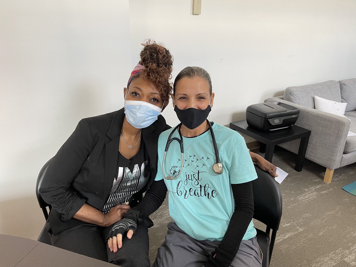 Restarting my social media game with this great pic of resident hero nurses Natacha and Claudia ⁦⁦<a href="/phoenixcharter/">Phoenix Charter</a>⁩ … so grateful to you both !!