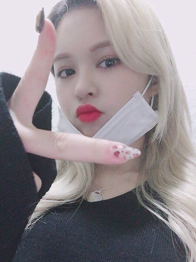 DlVlNEGLOW's tweet photo. 𝙷ey, 𝙷ey! Aquí su dollie de confianza soltó las manitos de su cueva para ir a celebrar los #2yWSUHO🥂✧🍜 y honestamente soy fan reciente but puedo jurar que ya me enganché con my #SHsSpring--⋆☁️ con mi lighstick, i love u king.♡

ℳoon--ꮮady 𝑓𝑡. 👛‧₊˚｡ #星𝙶𝙸𝙰𝙽𝙽𝙸. https://t.co/C4HZIdPNxh