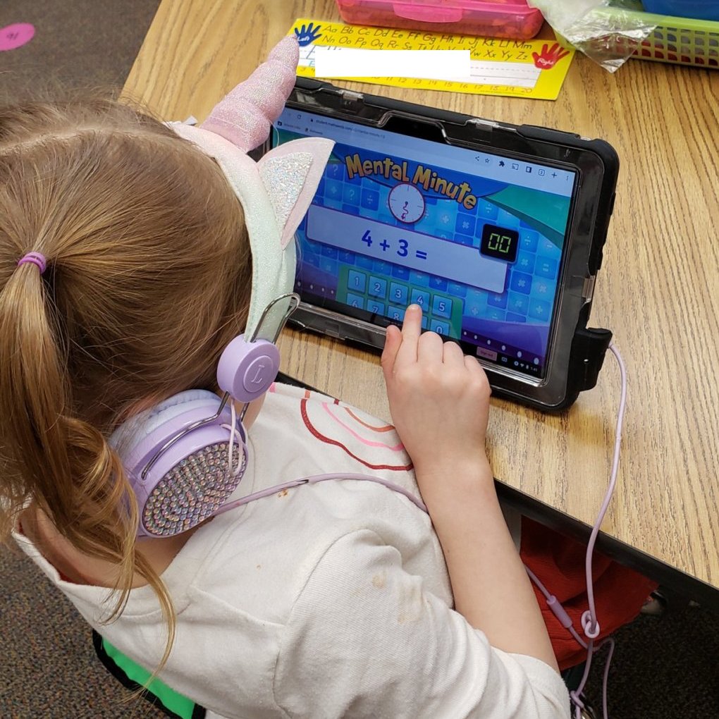 Mrs_Moylan_Math's tweet photo. Kindergarten students practice facts on #MathSeeds. #bravesspotlight https://t.co/SKntycLO69
