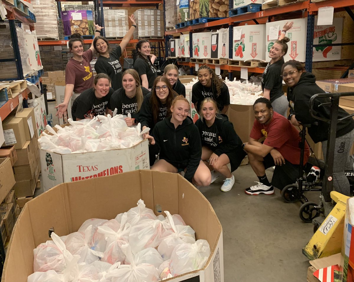 Our girls had a blast giving a helping hand to the Child Hunger Project.💪🏽 We filled over a 1,000 bags that will help feed local children in our community! Great job ladies! #stanggang