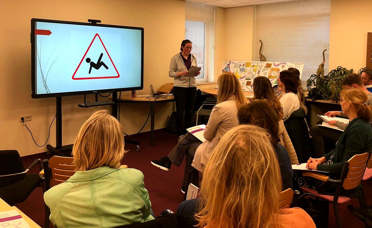 dennis_weijers's tweet photo. Op de werkconferentie 'Op de been blijven' van het Gezondheidscentrum Didam aan een grote groep zorgverleners het belang van sport en bewegen bij valpreventie toe mogen lichten. #montferlandbeweegt #sportakkoord https://t.co/jYiJzLbCzl