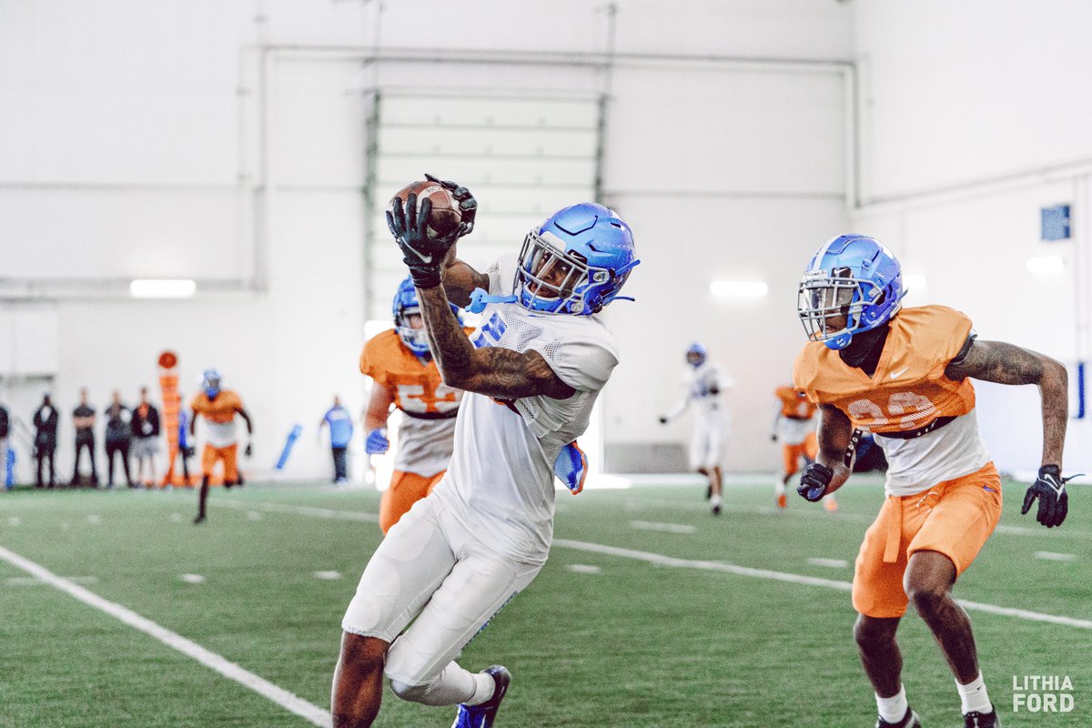 BroncoSportsFB's tweet photo. 𝗣𝗮𝘀𝘀𝗶𝗼𝗻. 𝗘𝘅𝗰𝗲𝗹𝗹𝗲𝗻𝗰𝗲. 𝗗𝗶𝘀𝗰𝗶𝗽𝗹𝗶𝗻𝗲.

#BleedBlue | #WhatsNext https://t.co/tGrDRGAyHZ
