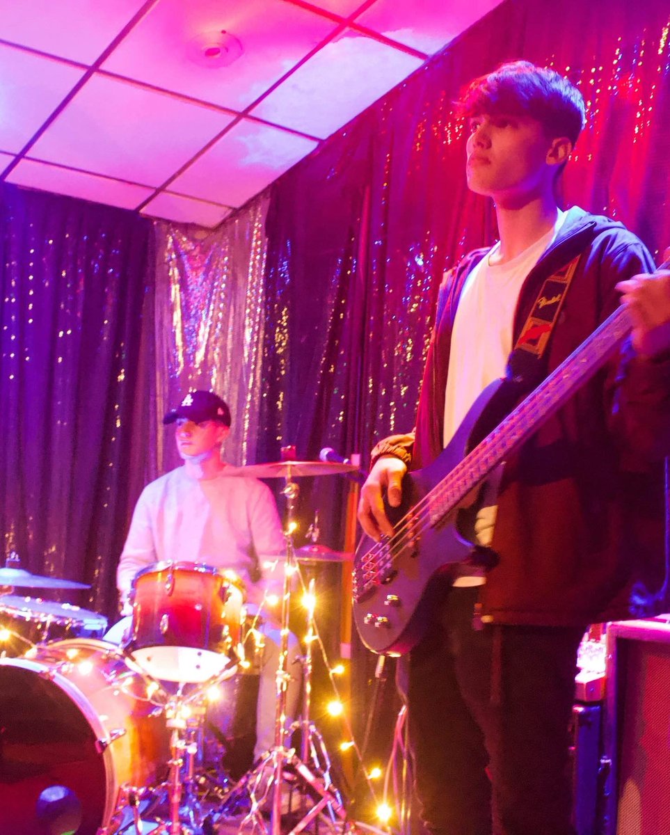 Pacifica_bandcf's tweet photo. A few photos from Saturday night in Abergavenny Sports and Social Club. What a show! Thanks to @CoachesBand for having us in🔥🍎

#band #livemusic #rocknroll #cardiff #wales #localband https://t.co/NUvlXA8aZ5