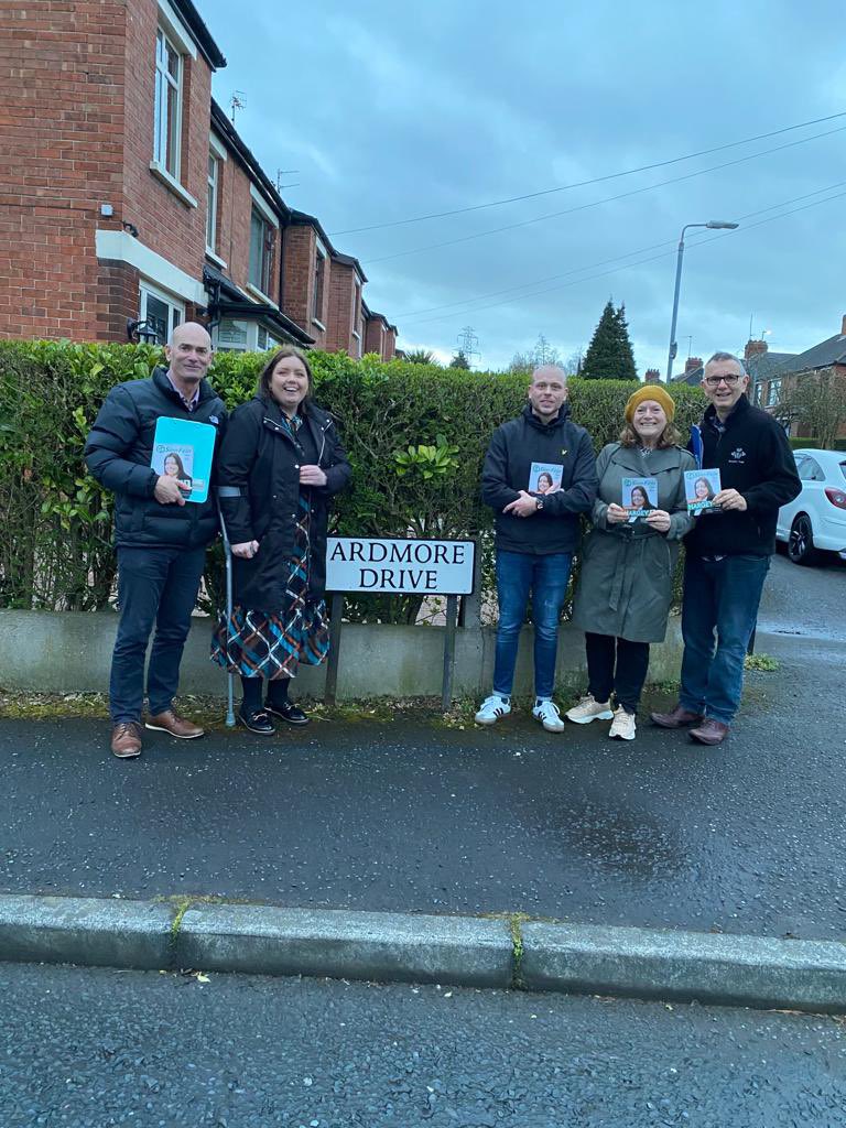 SouthBelfastSF's tweet photo. Our Sinn Féin team in Ardmore and Ballynafeigh tonight.
Residents are clear, they want a executive who works together to build a progressive future together.
Sinn Féin will work to build homes, create jobs and support people struggling with cost of living. #ItsTimeForRealChange https://t.co/IBav3KWQzM