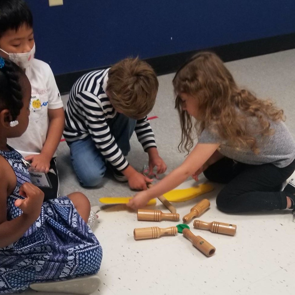 👫WORK TOGETHER WEDNESDAY was so fun in Music &amp; Movement today! Students had to carry big boxes full of random objects and build flowers. They certainly had to work together!! #WOYC22 #LISDpk #LISDpkWOYC <a href="/LJJacksonECC/">Lillie J Jackson ECC</a>