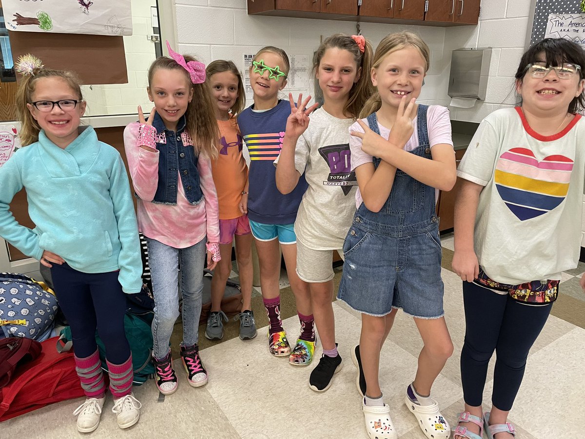 Wellness Wednesday for unified spirit week today! Let’s get physical #oneRCE #cantstop4thgrade #unifiedspiritweek