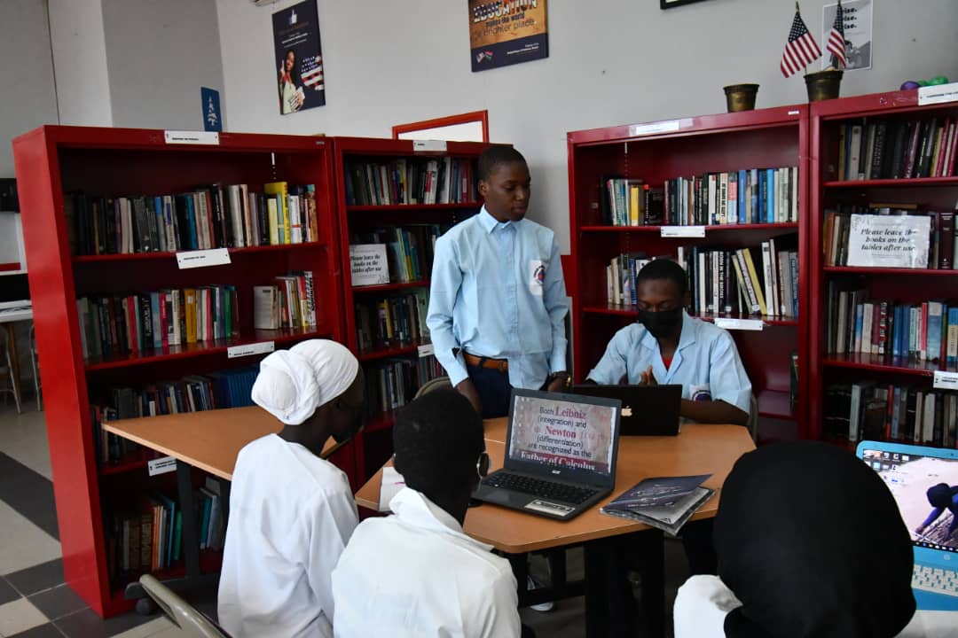 US_EPAN's tweet photo. Earlier today, our team engaged students from various schools on  #Fact_Checking. The training provided students with the requisite knowledge on image and video verification, especially on social media, using some important check tools
@USEmbassyBanjul 
@ACornerBanjul https://t.co/N6jYud1CMT