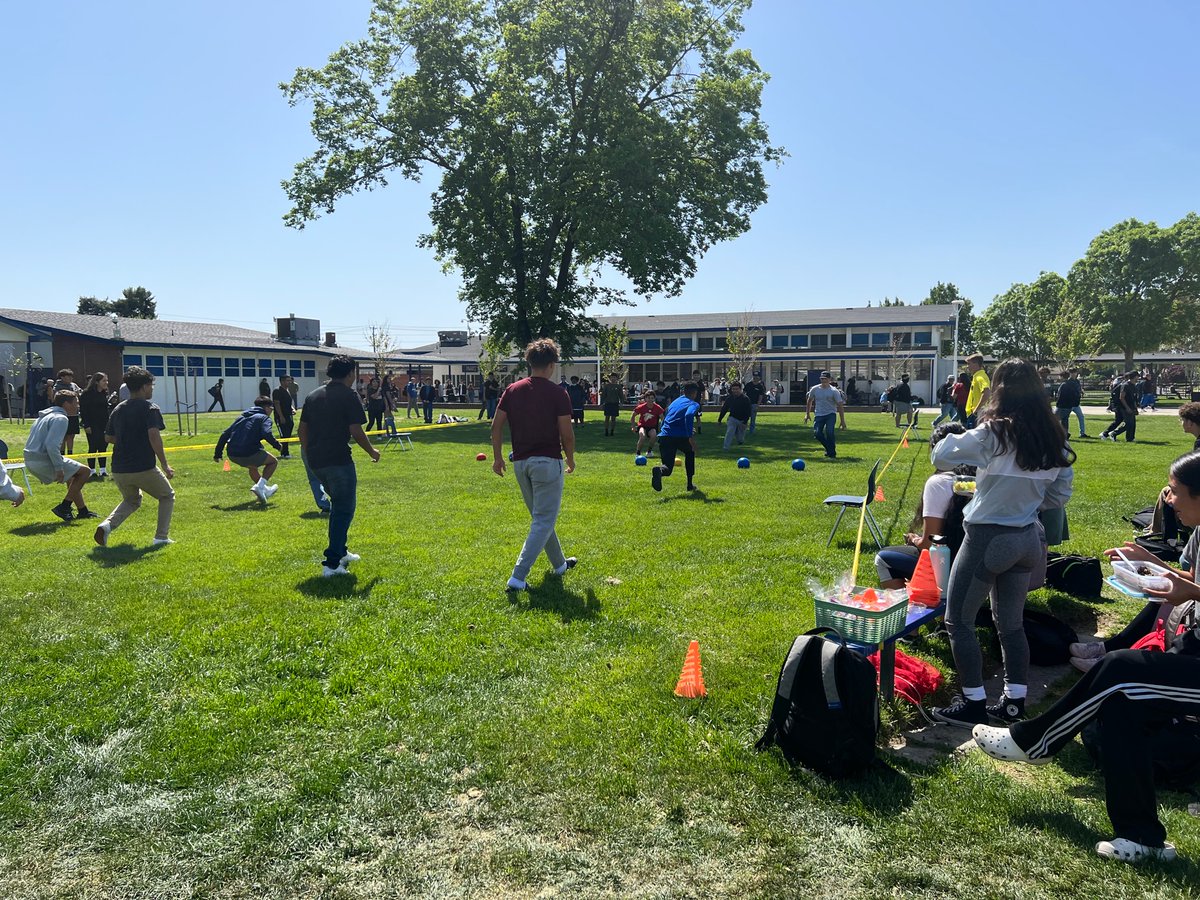 MsMehat91's tweet photo. Dodge the 🦠 and 🏋🏻‍♀️ Wednesday was a HUGE success! Shout out to all our participants!! @AtwaterFalcons @AtwaterHOSA @MercedUHSD https://t.co/DDu4yFpUN6