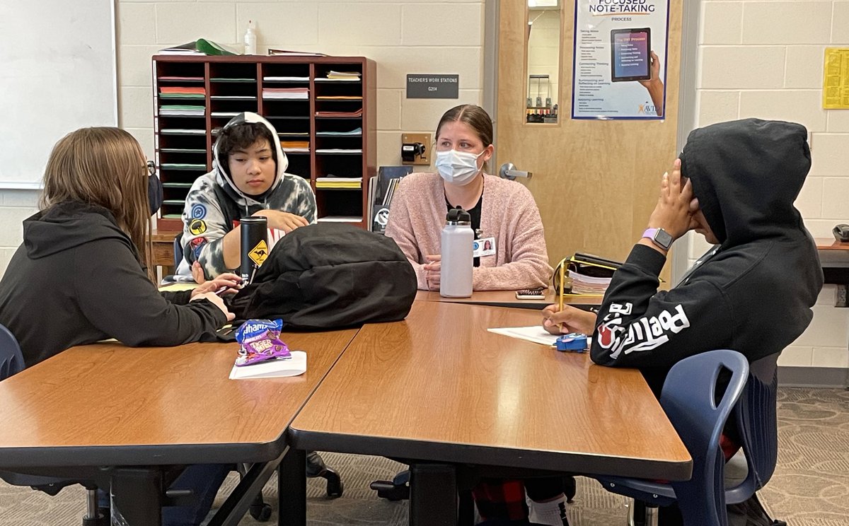 lynnahagen's tweet photo. So proud of my #AVID10 class today! We are studying how to use tutorials specifically for writing &amp; their authentic conversations &amp; feedback to peers was AWESOME! 💙💛🥳 #Spartan_Strong https://t.co/F1MVWeZWj5