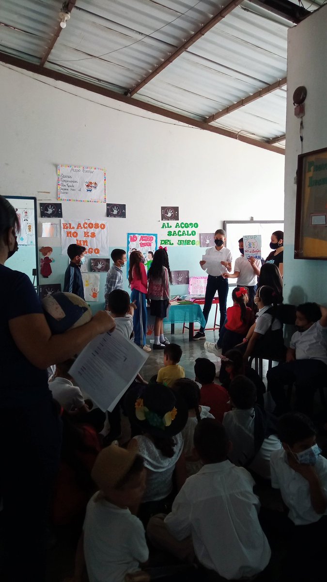 UEECARLOSRAMON1's tweet photo. Actividades de cierre de proyecto a Cargo de la Docente de 6to grado Lcda. Alejandra Prato y sus estudiantes, donde realizaron afiches, cuentos, dramatización,  sobre su proyecto El acoso no es un juego  📒🖥️🖊️ https://t.co/EsICmJA0SF