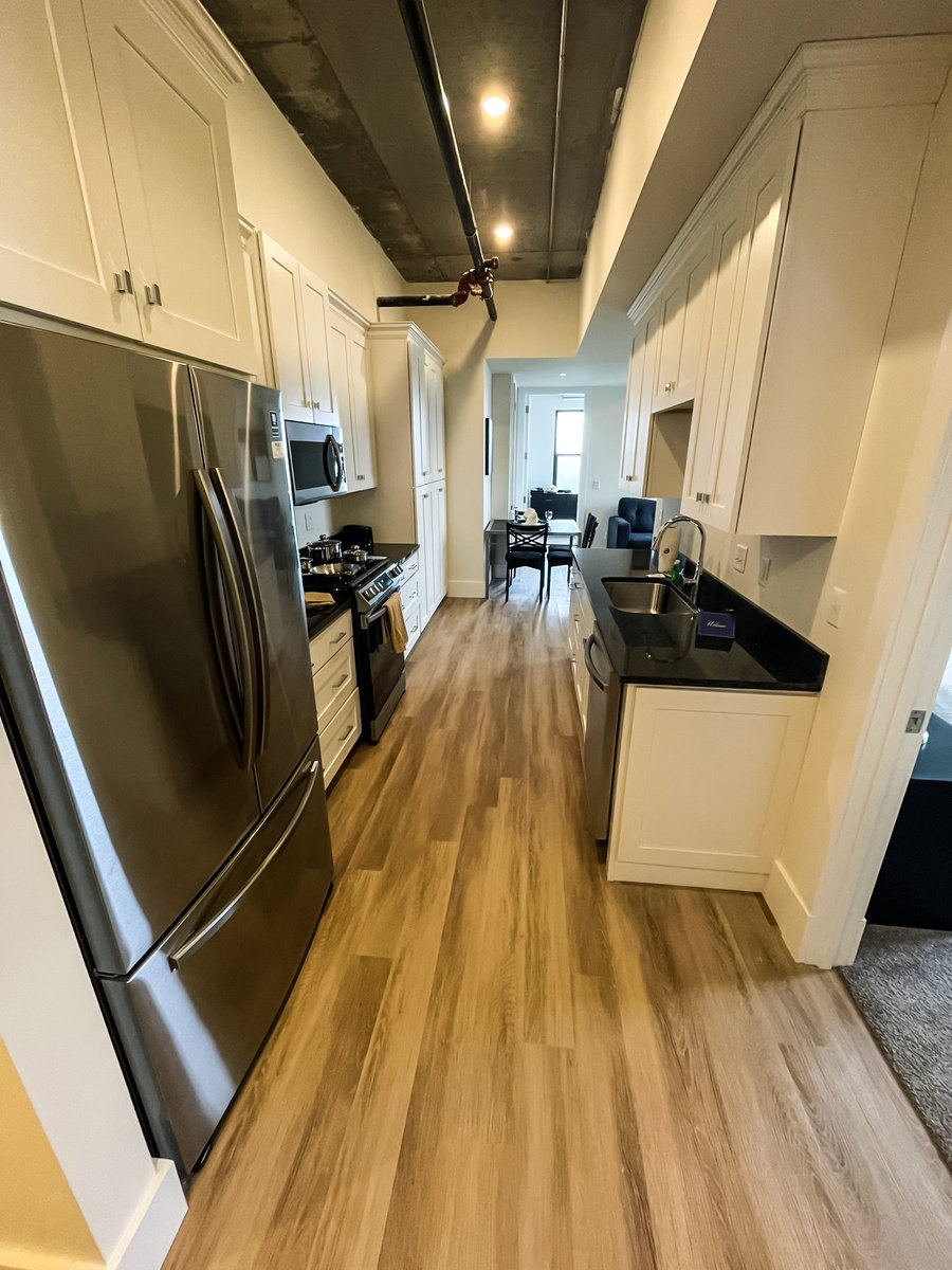 FOS's tweet photo. A look at what the Chicago Cubs have provided their minor leaguers playing for High-A South Bend:

➖ Fully furnished 1 BR, 2 BR, 3 BR units
➖ All players have their own bedroom
➖ Married players have their own apartment

(📸: @mbain_38) https://t.co/0MXUiol0BH