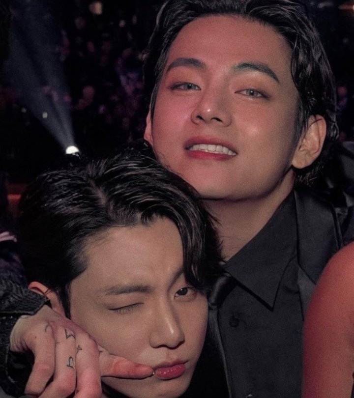 Forever_slate_'s tweet photo. Algumas fotos que tenho dos taekook Fetus uma thread pra você se apaixonar: https://t.co/6UVXbGyPCU