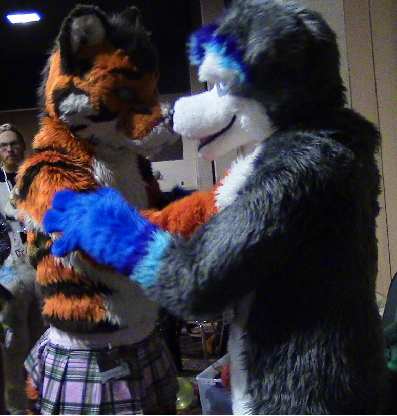 TaebynPup's tweet photo. Throwback to #RMFC2016 with @StripeyButt ! https://t.co/rR4LqdA4nF
