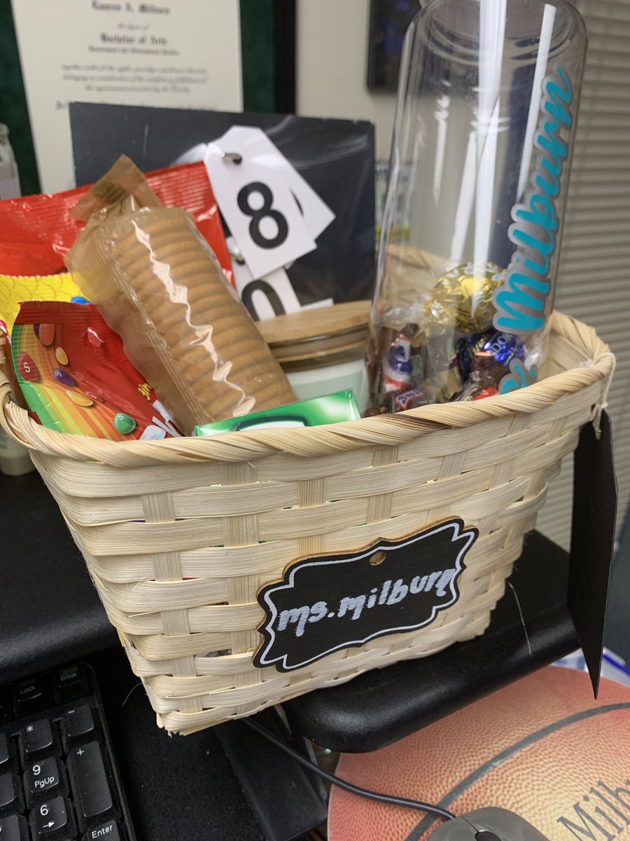 Thanks <a href="/LHSHOSACLUB/">LHSHOSA</a> for musical chairs and these adorable gifts!