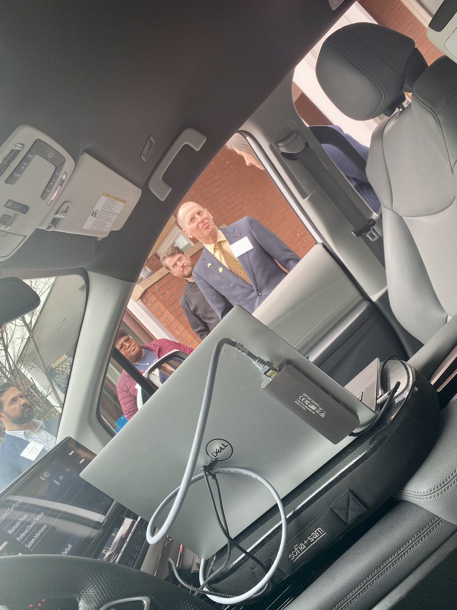 GaryShapiro's tweet photo. We need a federal framework for self-driving vehicles. Excited to see @aurora_inno exhibiting their AV at #CTATechWeek. https://t.co/P4UoFHiX1O