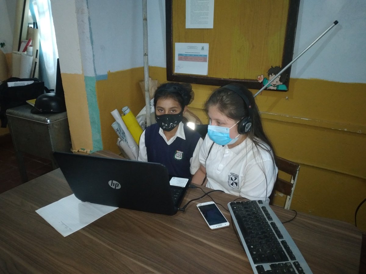 Grabación de algunas noticias, por parte del equipo institucional de nuestro programa radial "Ecos trasandinos". Próximamente en nuestras redes sociales, el programa completo.