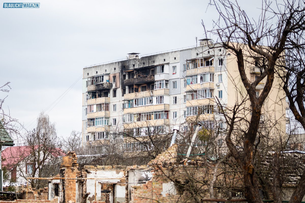 Eines von vielen Wohnhäusern, welches Opfer des Krieges wurde. // #Ukraine #Kiew #Irpin #Butscha