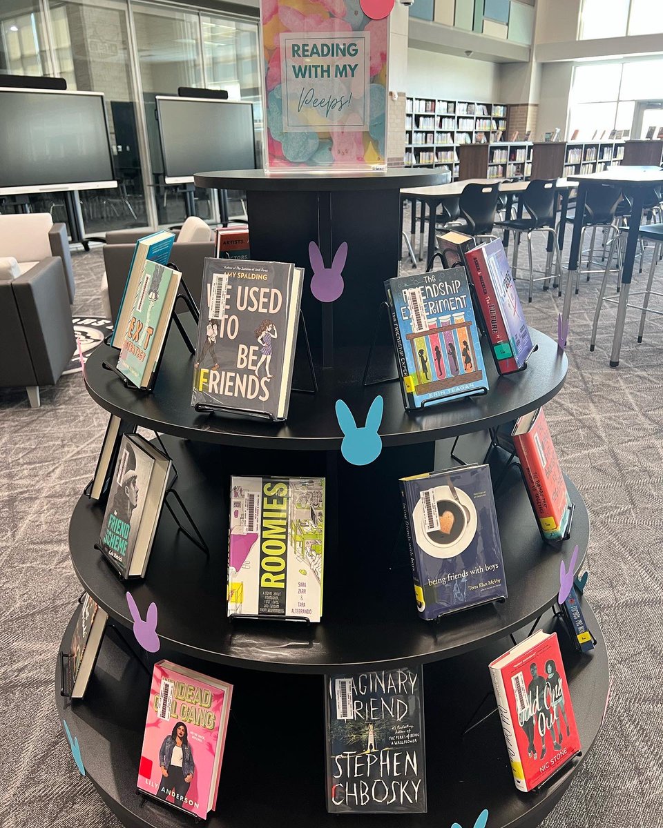 RandleHSlibrary's tweet photo. ☔️🌸🌻 April showers bring May flowers and a library refresh! Check out a book today! #librarydisplay #letterboard #highschoollibrary #highschoollibrarian #yaliterature #teenliterature #librarylife #librarylove https://t.co/r2aBmIYHhH