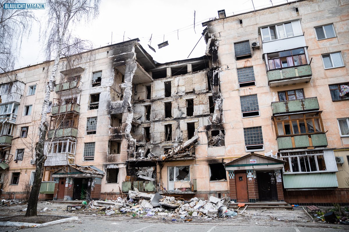 Unvorstellbare Zerstörung in Hostomel, hier sind nahezu alle Wohnhäuser in Flughafennähe zerbombt worden. Grauenvolle Bilder. // #Hostomel #Krieg #Ukraine