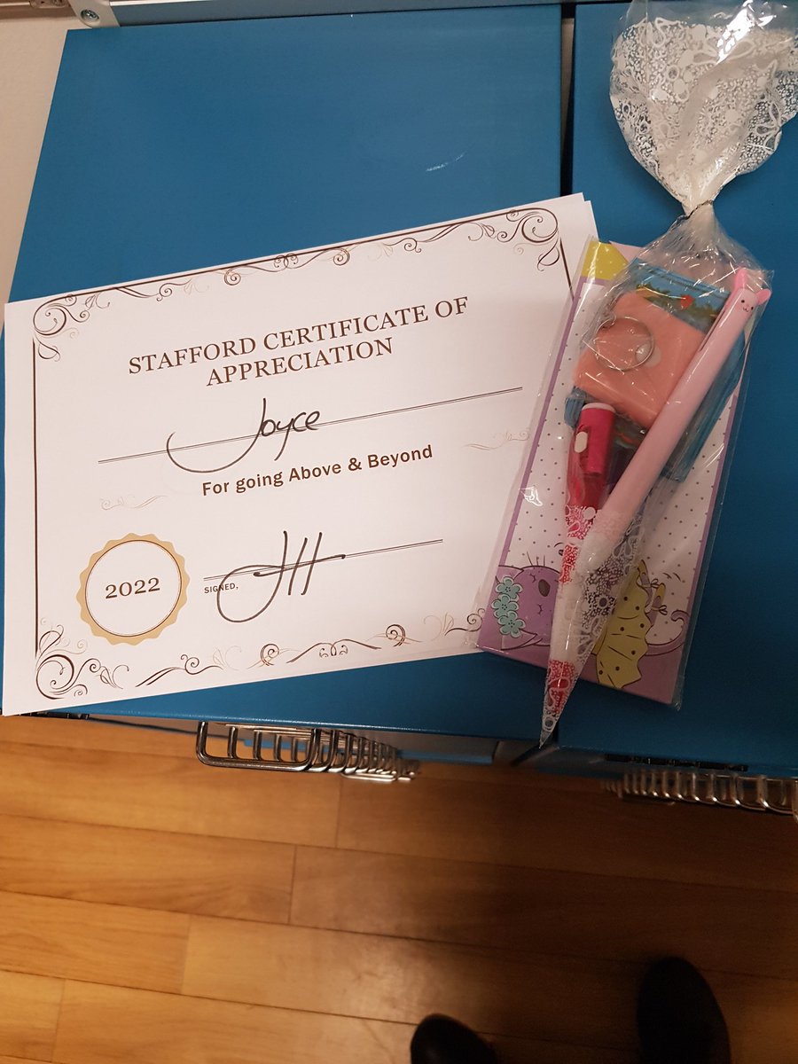 JacquiH077's tweet photo. Stafford suite - senior HCA Joyce received her gift bag today with Above &amp; Beyond certificate. Thank you, so much, for all the extra shifts to cover our amazing orthopaedic service on Stafford. Well done! 👍🌟👍🌟👍🌟 https://t.co/A1FYxqQP4j