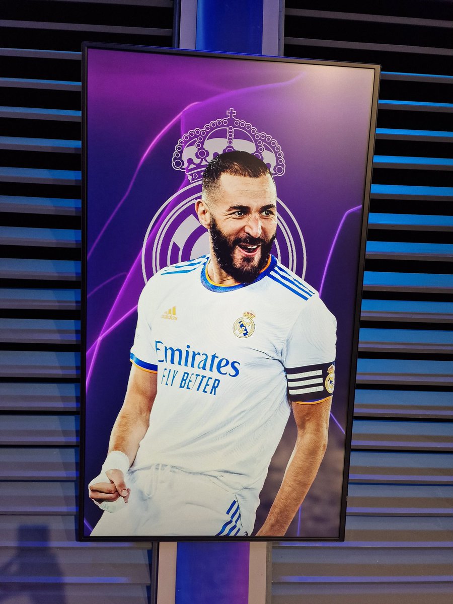 ClaMarchisio8's tweet photo. RE 👑 DELLA SERATA
@Benzema ⚽️⚽️⚽️
#ChampionsLeague
#ChelseaRealMadrid
Ci vediamo tra poco su #Highlightsshow
#PrimeVideoSportIt https://t.co/g47tPqp0fm