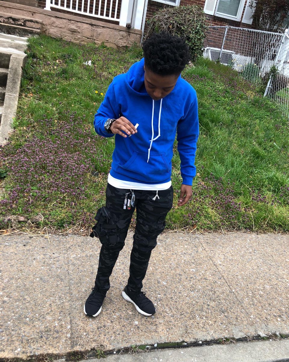 900Youngaan's tweet photo. Know the opps ain't dropping no location but I dare em still🫶🏾
Came from out that water, hit that curb with like a quarter🤲🏾
If they pull us, my bitch gonna tuck all the work like I taught her🤫🤞🏾
#EverythingGg #900 #Woo https://t.co/l7XWczP2zo