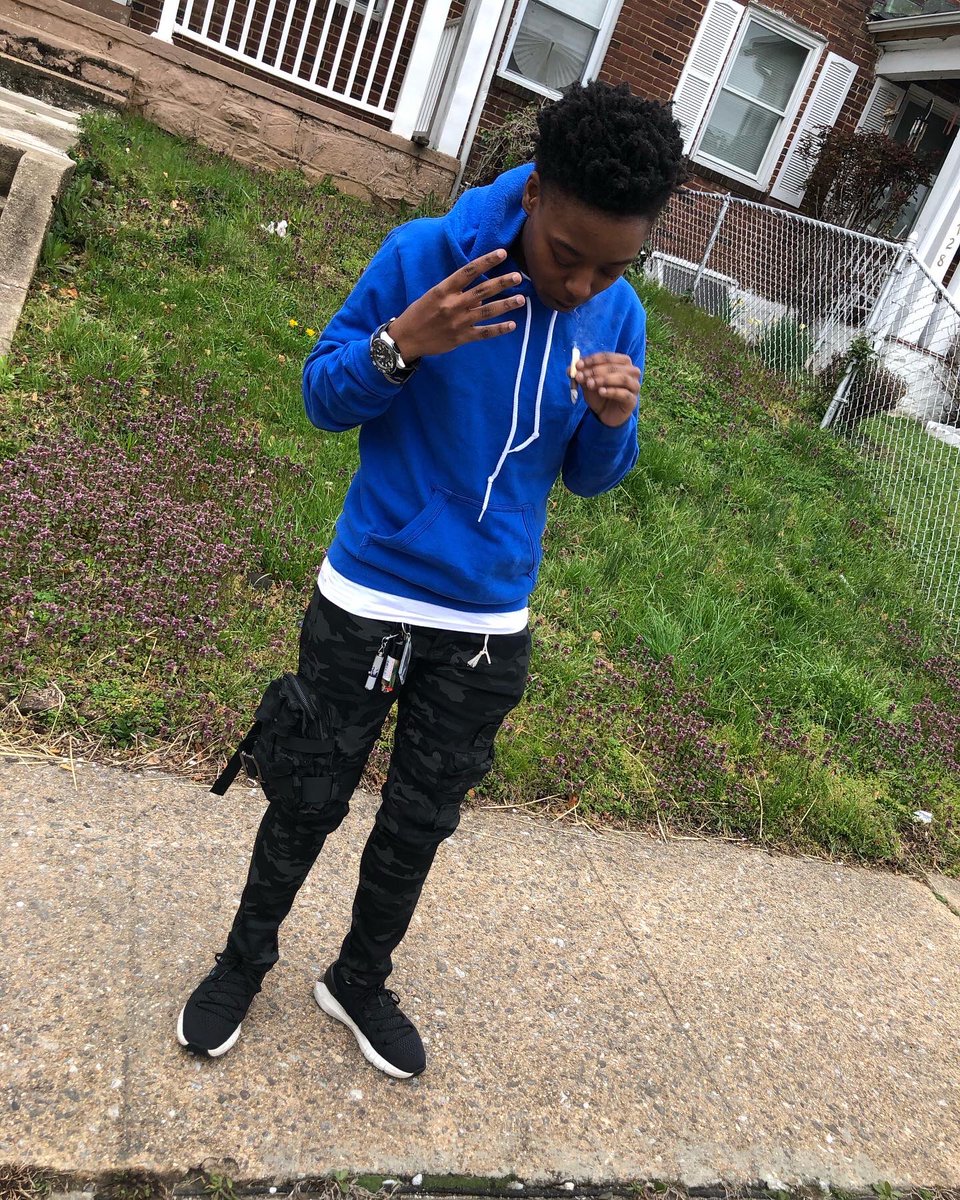 900Youngaan's tweet photo. Know the opps ain't dropping no location but I dare em still🫶🏾
Came from out that water, hit that curb with like a quarter🤲🏾
If they pull us, my bitch gonna tuck all the work like I taught her🤫🤞🏾
#EverythingGg #900 #Woo https://t.co/l7XWczP2zo