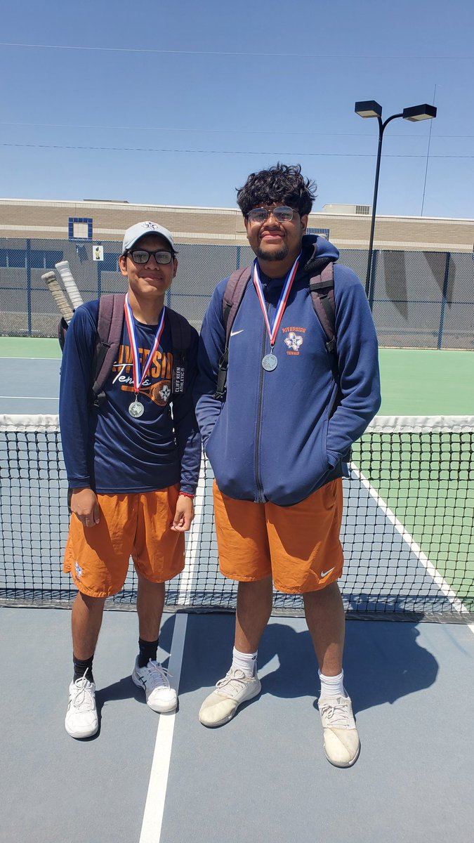 GrecanH's tweet photo. Congratulations to the Riverside tennis team for a great season, Roberto Romero and Bryan Alaniz got 2nd place and will be going to regionals, Antonio Hinojos and Arely Perez won 3rd place, and Marisol Mendez won 3rd place.  
#riverside4ever https://t.co/wedAOPXCtQ