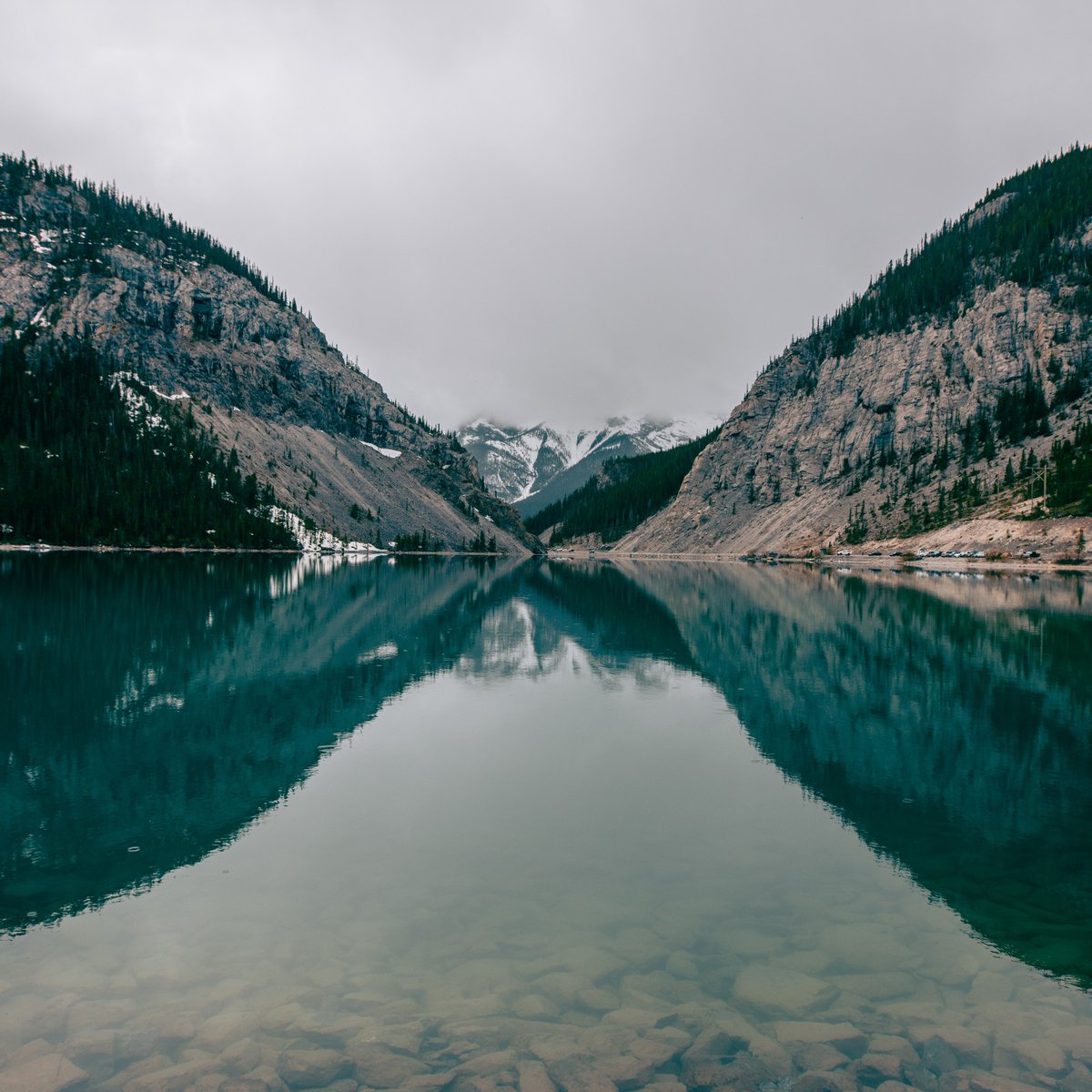 BellstarResorts's tweet photo. ⛰️ Today is National Walking Day! Here are some of our favourite trails in Canmore AB to explore.

👉  Grassi Lakes (pictured)
👉  Ha Ling Peak
👉  Bow River Loop
👉  Chester Lake
👉  Grotto Canyon

Share some of your favourite trails in the comments! https://t.co/7FDjYQvT1T