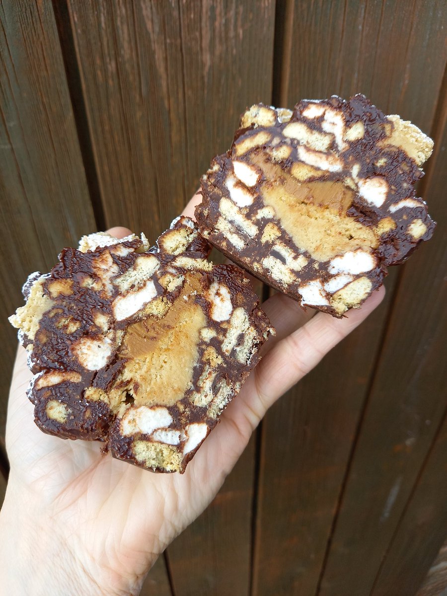Soooo this happened earlier!! Biscoff cookie dough, rocky road chocolate bomb!! Its about to go off!!!! #vegan #vgang #vegans #ukvegans #veganuk #veganfood #biscoff #cookiedough #retweet #like