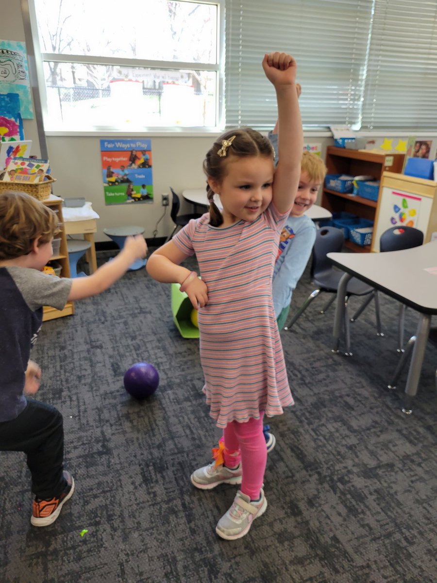 ClemensClass's tweet photo. Work Together Wednesday was a fun day of collaborative art and team games like cooperative kickball.  Loved the cheering and celebrating as these groups learned the importance of working together to accomplish their goals! @la_neal #worktogetherwednesday #woyc2022 https://t.co/9nIphtN6wE