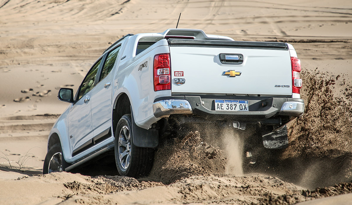 AutoTestArg's tweet photo. MASTER TEST (Pick Ups medianas)
.
🚘 Chevrolet S10 High Country
👉 Motor: 4L / 2.8 turbodiésel
👉 Potencia: 200 CV
👉 Torque: 500 Nm
👉 Caja: automática, 6 marchas
.
¿Cómo creés que le irá a la pick up de la marca norteamericana?
.
#s10 #MasterTestAT #Chevrolets10 https://t.co/UaM2covs90