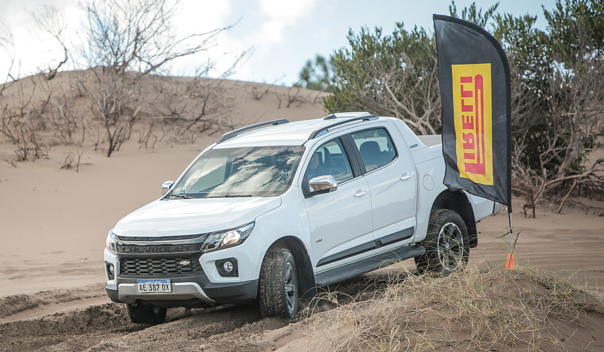 AutoTestArg's tweet photo. MASTER TEST (Pick Ups medianas)
.
🚘 Chevrolet S10 High Country
👉 Motor: 4L / 2.8 turbodiésel
👉 Potencia: 200 CV
👉 Torque: 500 Nm
👉 Caja: automática, 6 marchas
.
¿Cómo creés que le irá a la pick up de la marca norteamericana?
.
#s10 #MasterTestAT #Chevrolets10 https://t.co/UaM2covs90