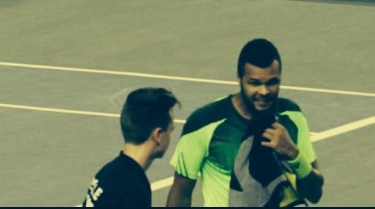 Paulbgnn's tweet photo. Grand Homme ! Grand Joueur !
Merci @tsonga7 ! 🎾🙏🏻 https://t.co/OcyfHDcuJl