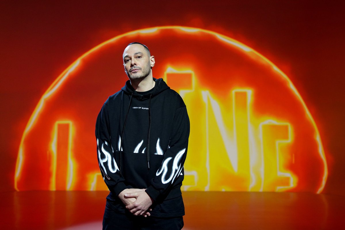 IlContiAndrea's tweet photo. #FabriFibra “Ricorda sempre che l’obiettivo di un hater è quello di ferirti e di farti rinunciare ai tuoi sogni. Quindi un modo efficace per ferire un hater è quello di non rinunciare mai ai tuoi sogni” #LeIene https://t.co/5fvI4QCDFY