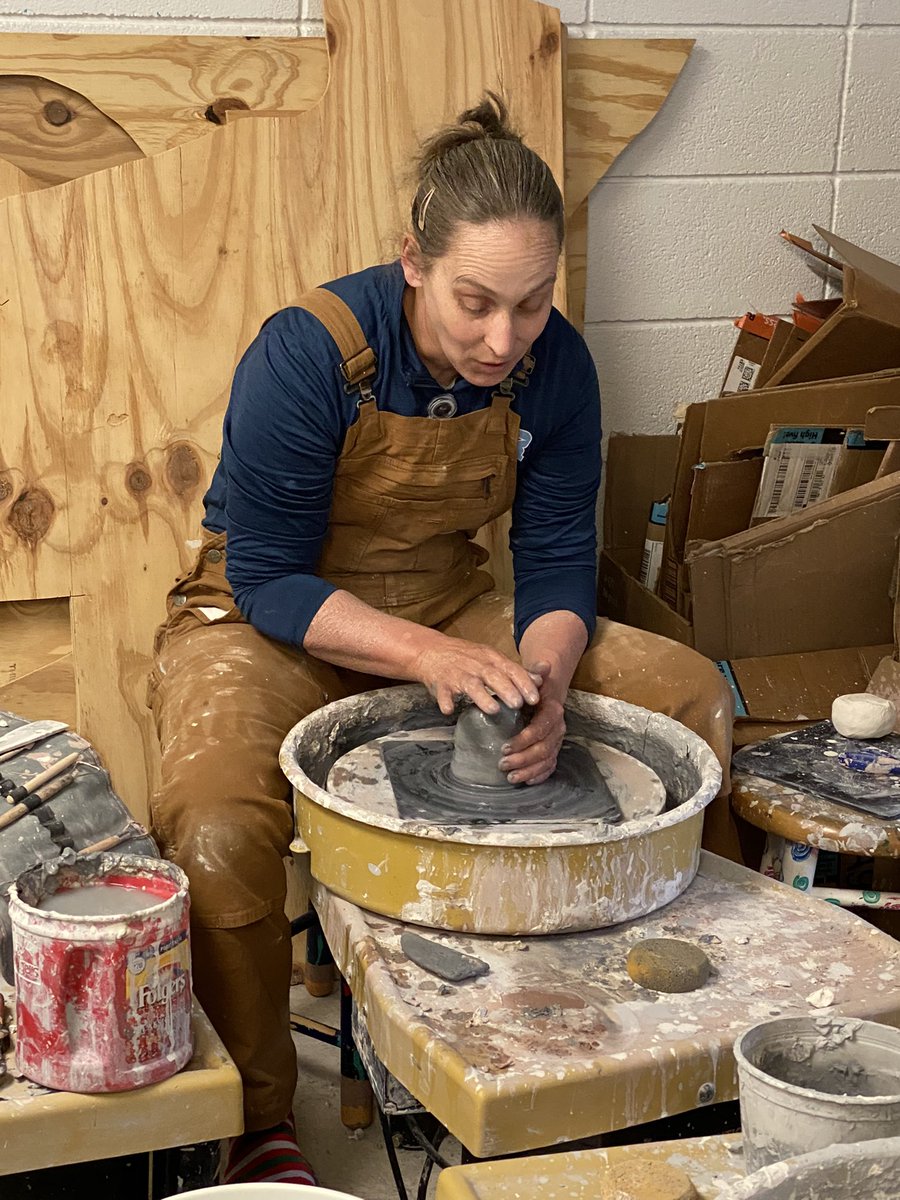 RayburnU's tweet photo. Thank you, Ms. Thompson for teaching your amazing skills to some of the most difficult students you have ever had! What a way to unwind on a Wednesday! We ❤️ @TexanArt! 👏💙👏🧑‍🎨🏺😊 https://t.co/1acdqmBSDm