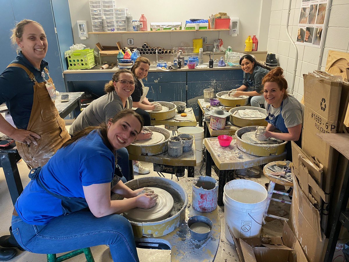 RayburnU's tweet photo. Thank you, Ms. Thompson for teaching your amazing skills to some of the most difficult students you have ever had! What a way to unwind on a Wednesday! We ❤️ @TexanArt! 👏💙👏🧑‍🎨🏺😊 https://t.co/1acdqmBSDm