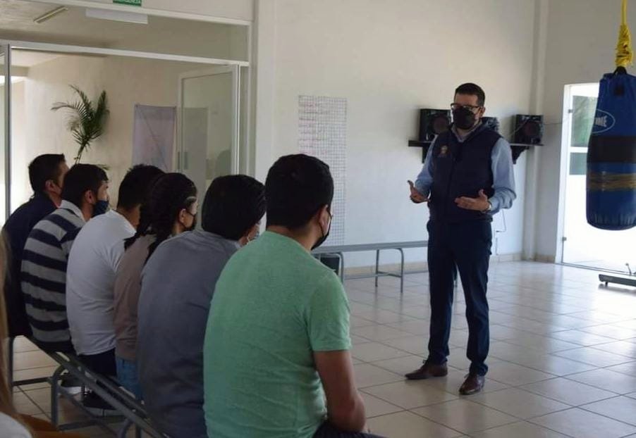 IMSAMA_Edomex's tweet photo. En el marco de la conmemoración del #DíaMundialDeLaActivaciónFísica el @IMCA_Edomex llevó a cabo entrenamiento de boxeo amateur para pacientes del #CEPRA.El deporte como #FactorProtector para la #SaludMental y para la prevención de #Adicciones. #PrevenirEsSalud https://t.co/lxdmxmg32V