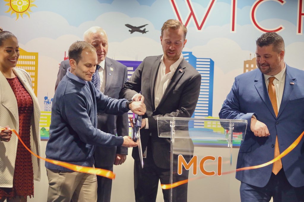 NolanRothICT's tweet photo. Today at Towne West Marlowe
Companies (MCI) announced it is
opening a new Wichita location (where
Sears was), adding up to 500 new
jobs. MC CEO Anthony Marlowe said Wichita was the perfect workforce and
infrastructure for MCI. https://t.co/bpfWB8iviP