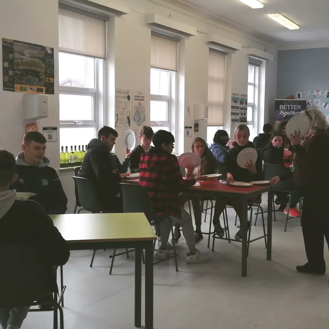 EtssLimerick's tweet photo. TY's this week were trained and certified in a professional waiter course including food safety & HACCP. Well done to all who took part. Thank to Eimhear @excel_recruitment #letss #tyatletss #cvbuilding #practicallearning #tourism #hotelcatering https://t.co/5Om3Mn6lym