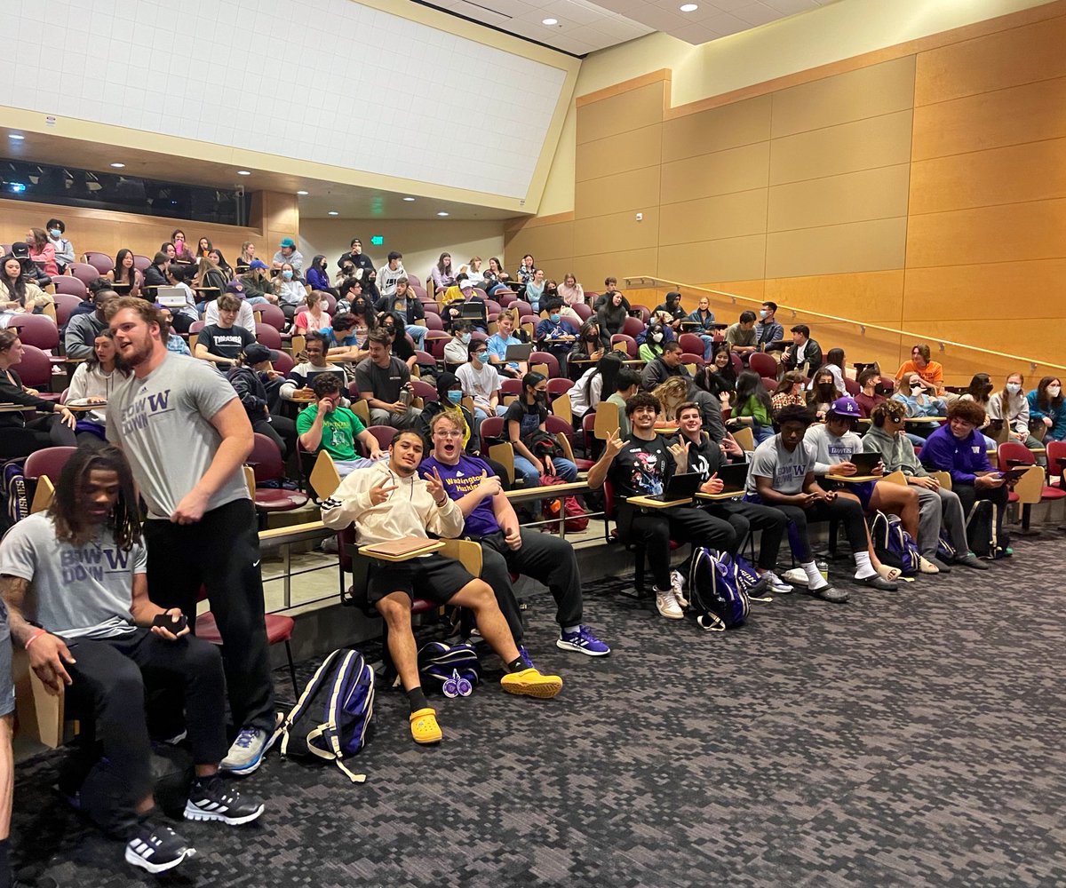 JGlenn_UW's tweet photo. Popped up to campus today to check on the fellas, found them sitting front row in lecture!! As my Dawg @WilliamInge1 would say… #WeROLLIN https://t.co/gjR1Etwrwz