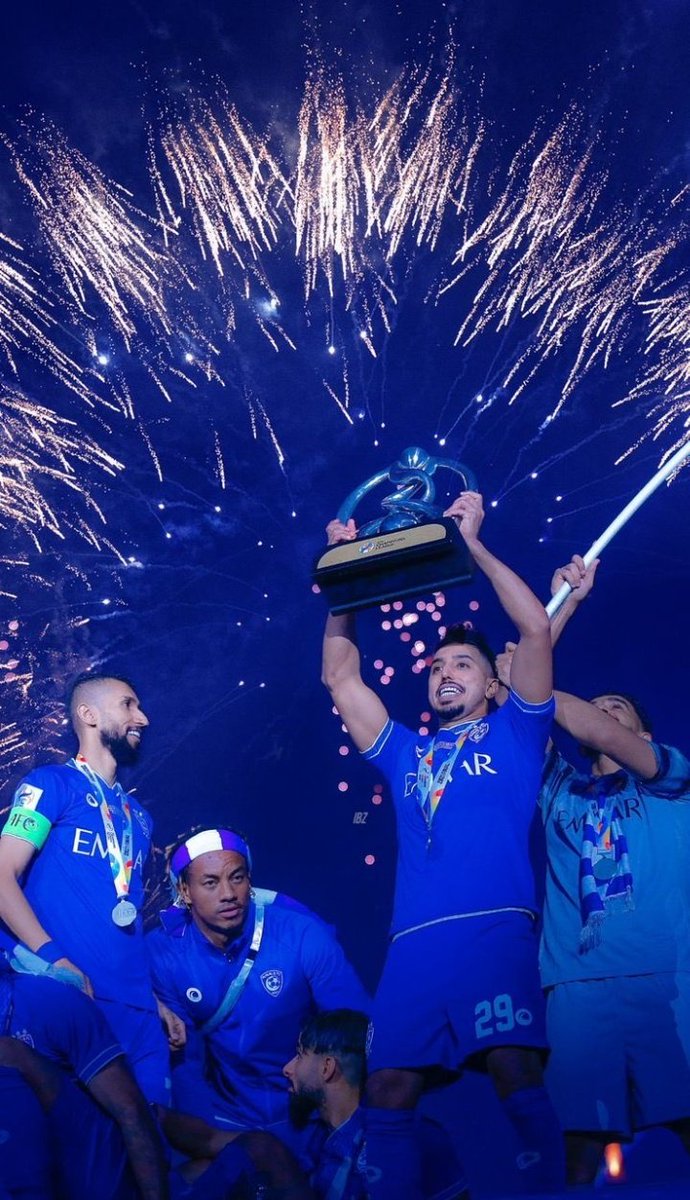 DHAFER_1415's tweet photo. يا عزيزي الهلالي عندي كلام ودي أقوله لكم ، تخليوا مع نهاية بدوري أبطال آسيا يكون الهلال بطل دوري أبطال آسيا 2023 للمرة الثانية على التوالي و المرة التاسعة من بطولات كوؤس آسيا و الخامسة بدوري أبطال آسيا .! ويش تسووووون في أنفسكم؟؟؟؟؟؟ ...... بحضور الجلاد الأرجنتيني رامون دياز💙🏆 https://t.co/ZdCAmkyw3l