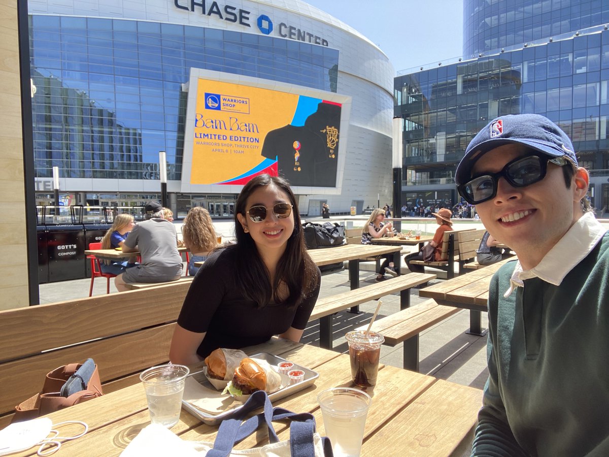 LAAGUINALDO's tweet photo. just having lunch with my cousin and he was right across us so we said hi https://t.co/4ZvH27Qwra