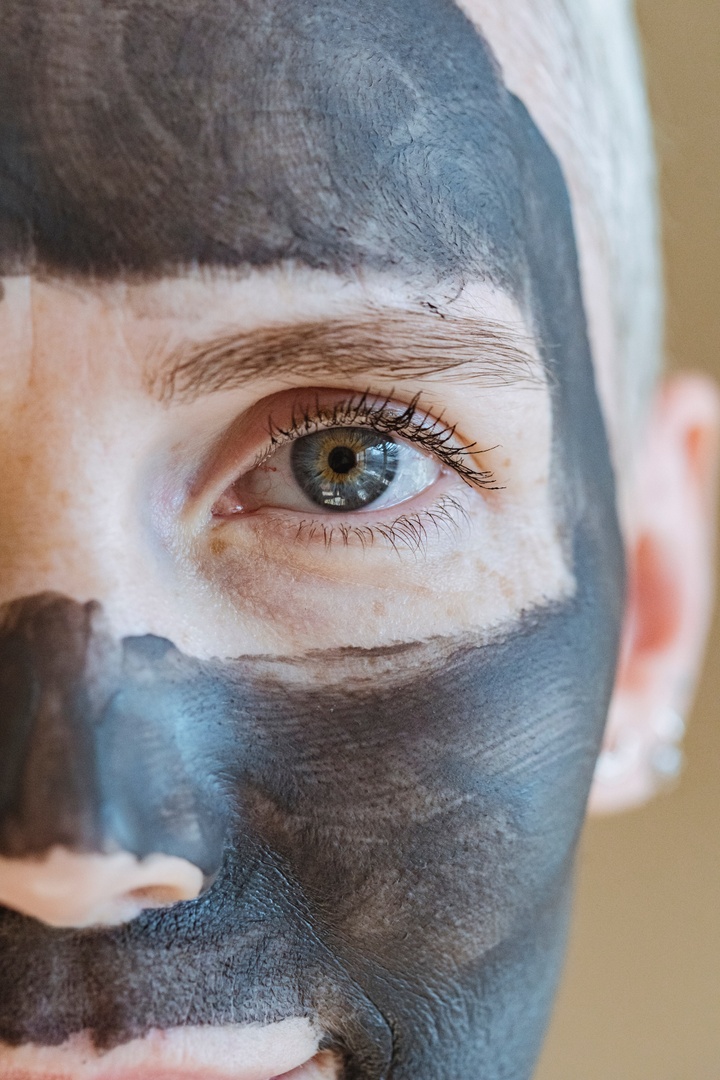 cause_medic's tweet photo. "Wow I love this mask! My skin looks so bright and even! I love the way it feels when applied. Will definitely continue to purchase this mask. Worth every penny. ⭐️ ⭐️ ⭐️ ⭐️ ⭐️ Callie | Verified Reviewer - SHOP HERE: https://t.co/mZhzJFBRbW 
#cbdmudmask #cbdbeauty https://t.co/sAQJ1emiSs