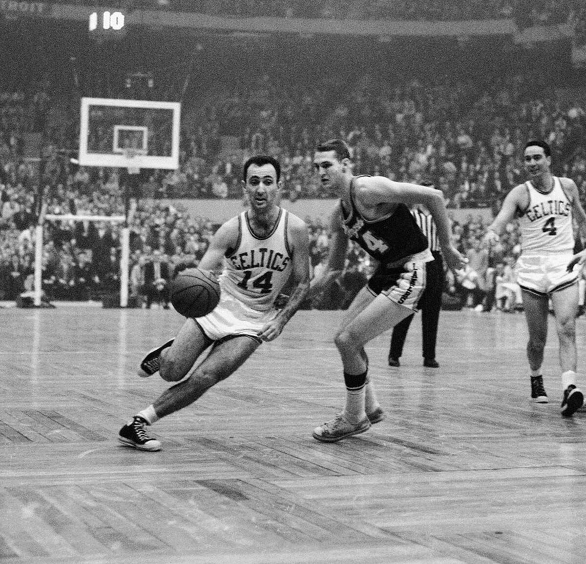 Apr. 6, 1962 - Bob Cousy, the fine playmaker of the NBA’s Boston Celtics, today signed a three-year contract to coach basketball at Boston College. The contract will become effective at the end of the 1962-63 season. 

#NBA #nbaplayoffs #1960s #NBANews #nbateams #OTD #celtics https://t.co/AHPyBrUuIc