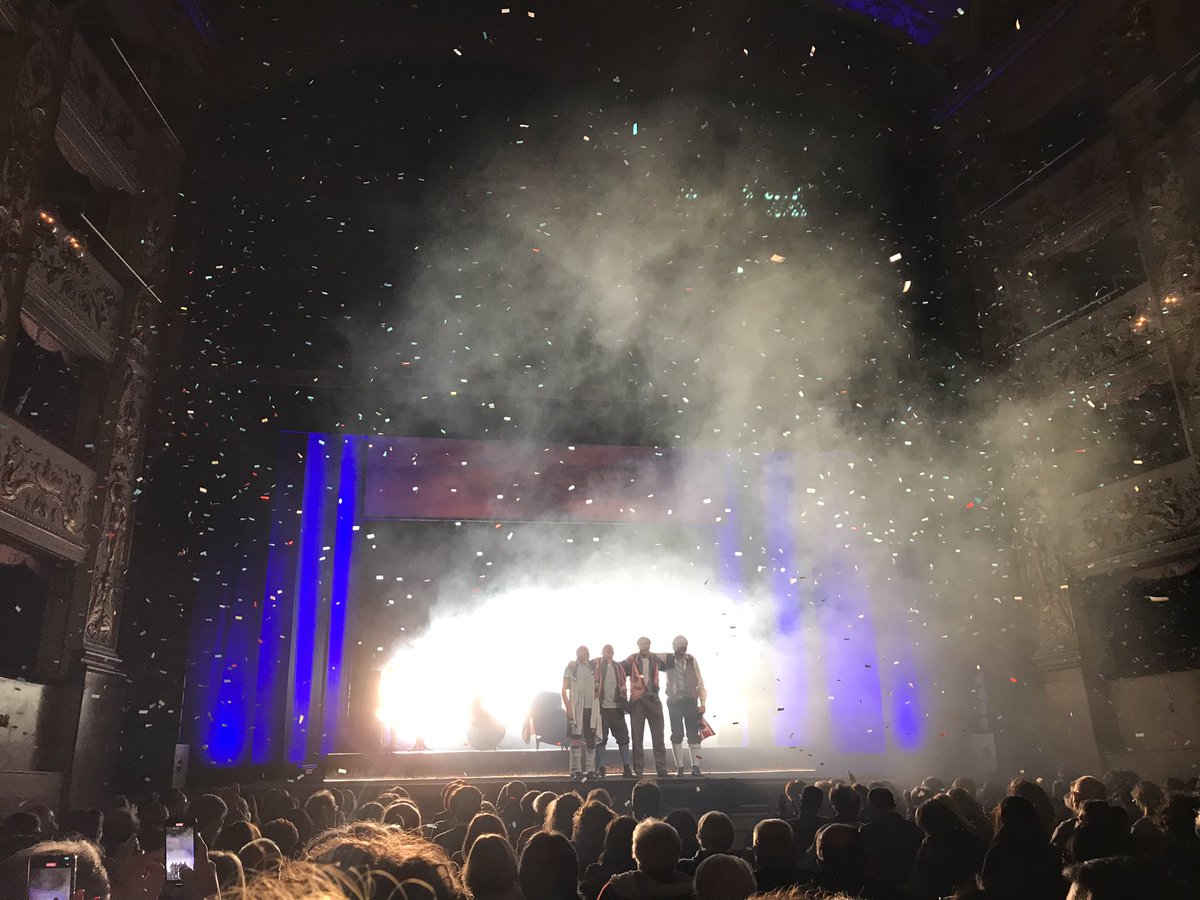SimoneTeschioni's tweet photo. Azul 💙
#TeatroDellaPergola 🎭

@PergolaFirenze @StefanoAccorsi_ https://t.co/cBDvZdQ6H3